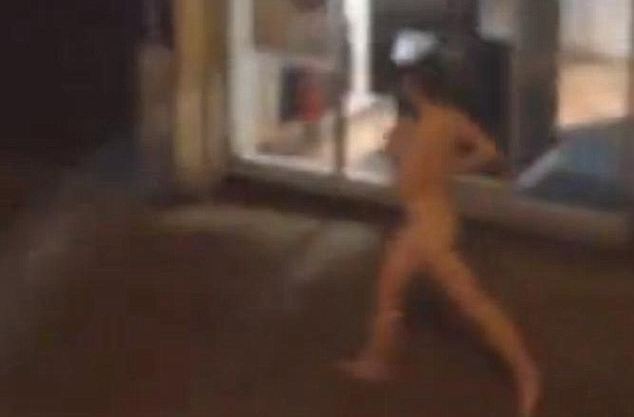 Πρωτοφανές περιστατικό στο Ναύπλιο: Γυναίκα κυκλοφορούσε γυμνή στην πόλη