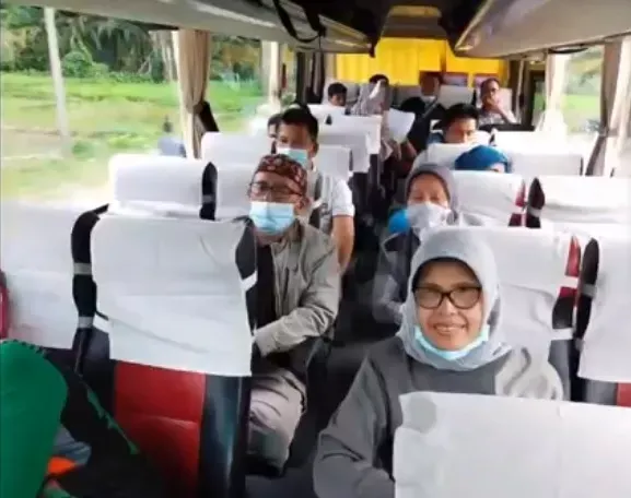 Beredar-Foto-Pejabat-Pemkab-Agam-Sebelum-Kecelakaan-Bus-di-Madina