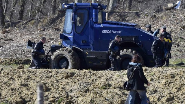 manifestation+riot+demonstration+e%25CC%