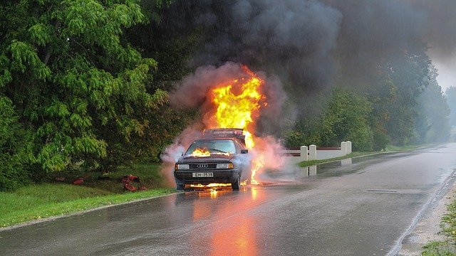 Penyebab mobil terbakar