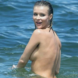 Joanna Krupa Haciendo Topless En Playa De Miami Foto 11