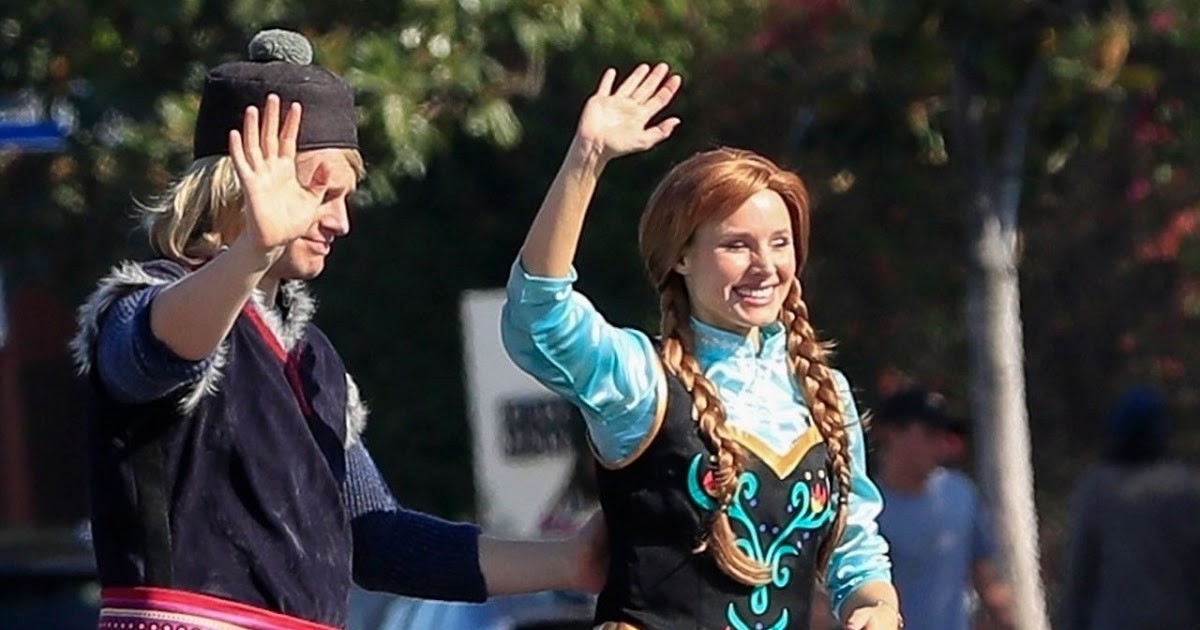 Kristen Bell and James Corden – Perform a “Frozen” Skit in Traffic