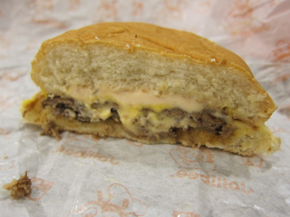 Review Jollibee's Yum Burger with Cheese