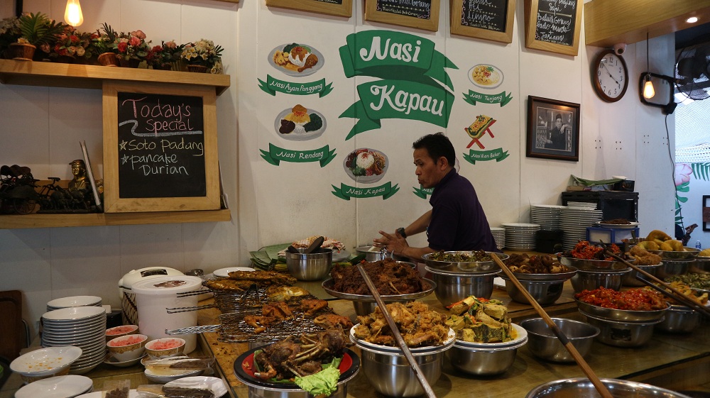 Catatan Si Goiq: Kedai Pak Ciman, Sensasi Nasi Kapau Dalam 