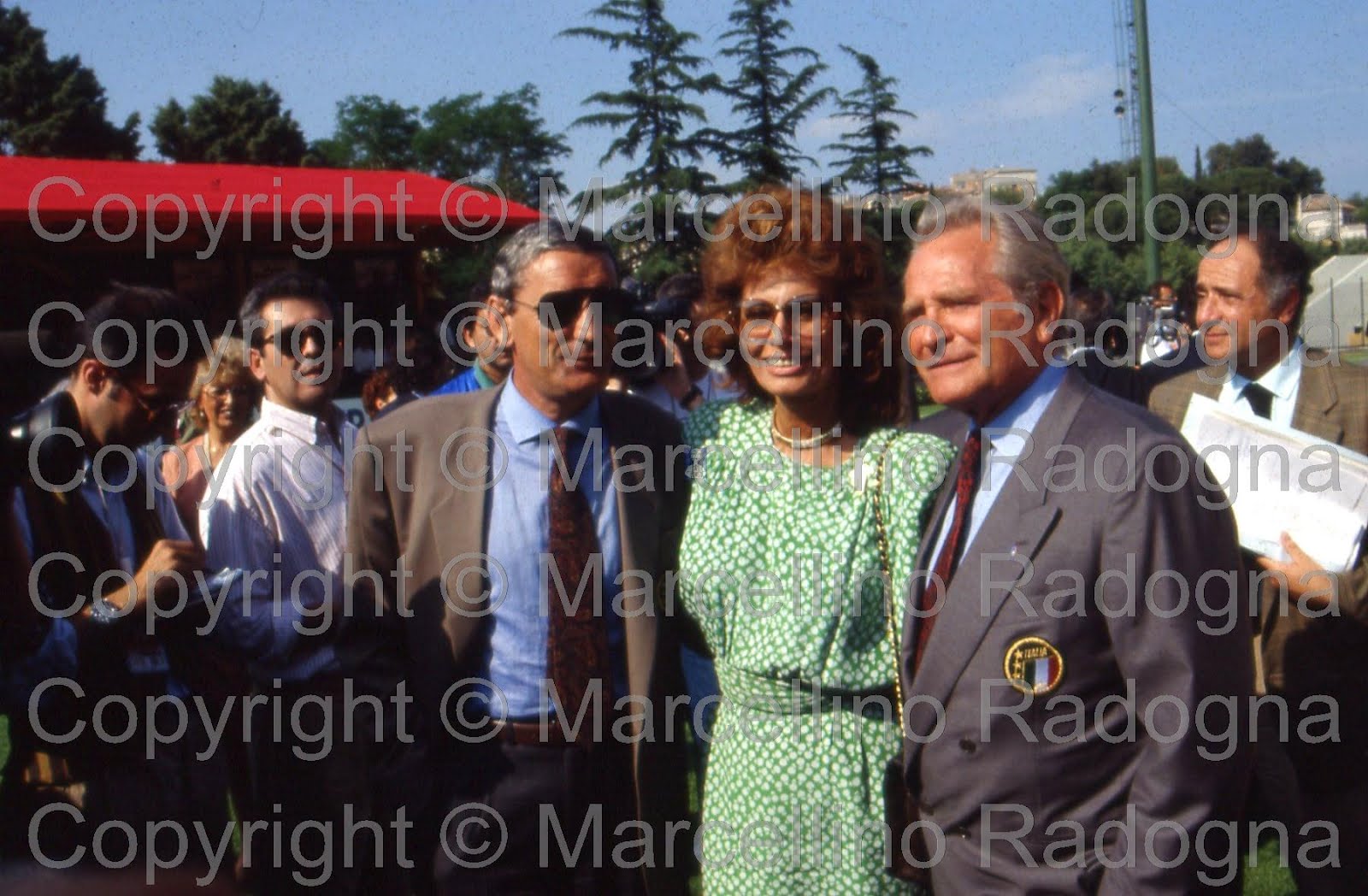 Marcellino Radogna Fotonotizie per la stampa Sofia Loren con Gigi Riva e Giampiero Boniperti Marcellino Radogna Fotonotizie per la stampa Sofia Loren con Gigi Riva e Giampiero Boniperti