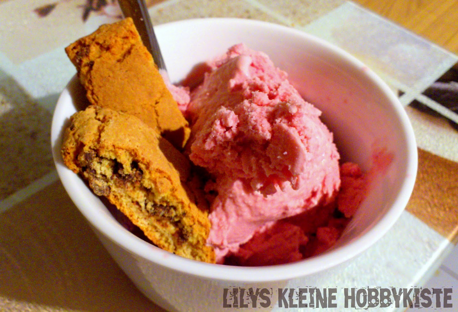 Lilys kleine Hobbykiste: Ein Eis selbstgemacht Lilys kleine Hobbykiste: Ein Eis selbstgemacht
