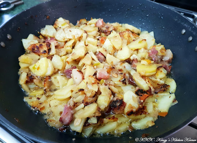 Kenzy's Kitchen Korner... : Bacon Papeta Par Eda – Eggs on Bacon-Potato