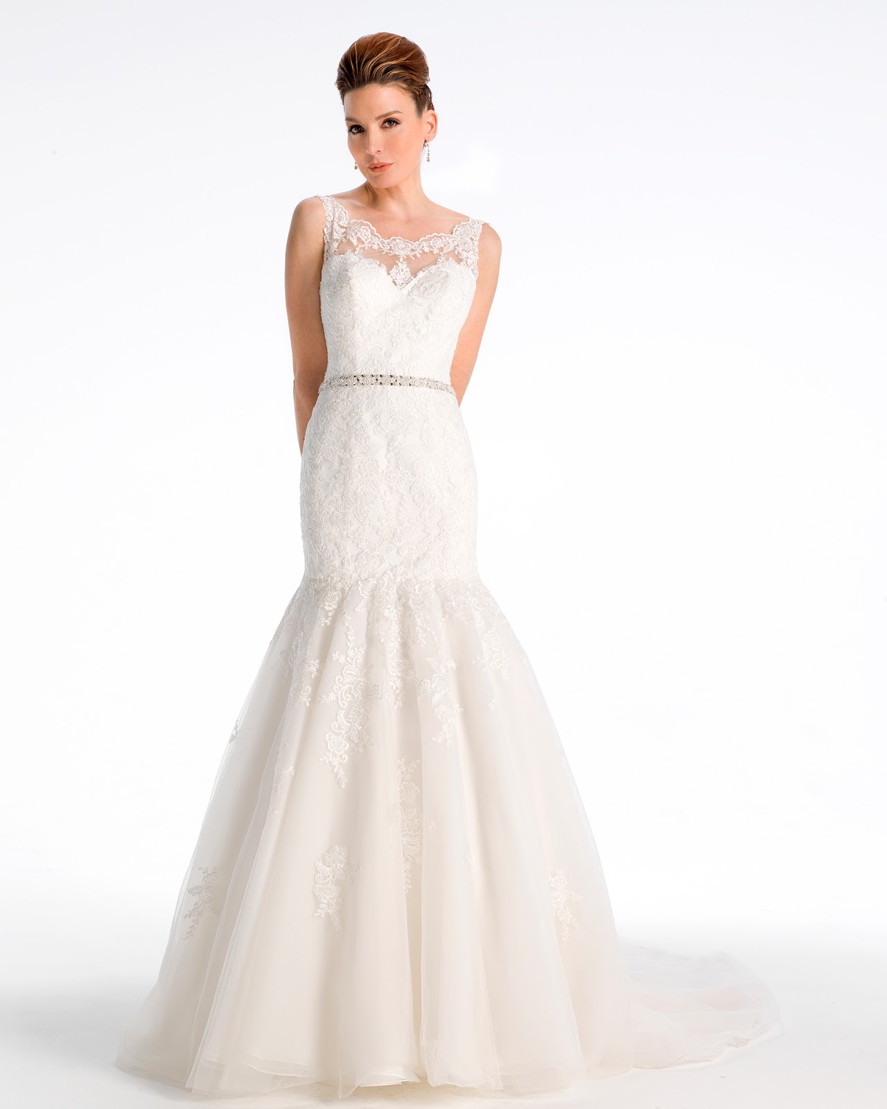 HOW TO ACCESSORIZE YOUR WEDDING DRESS?