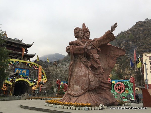statue of Princess Wencheng and Tibetan King Songtsan Gambo in Songpan Ancient Town in Sichuan Province, China statue of Princess Wencheng and Tibetan King Songtsan Gambo in Songpan Ancient Town in Sichuan Province, China