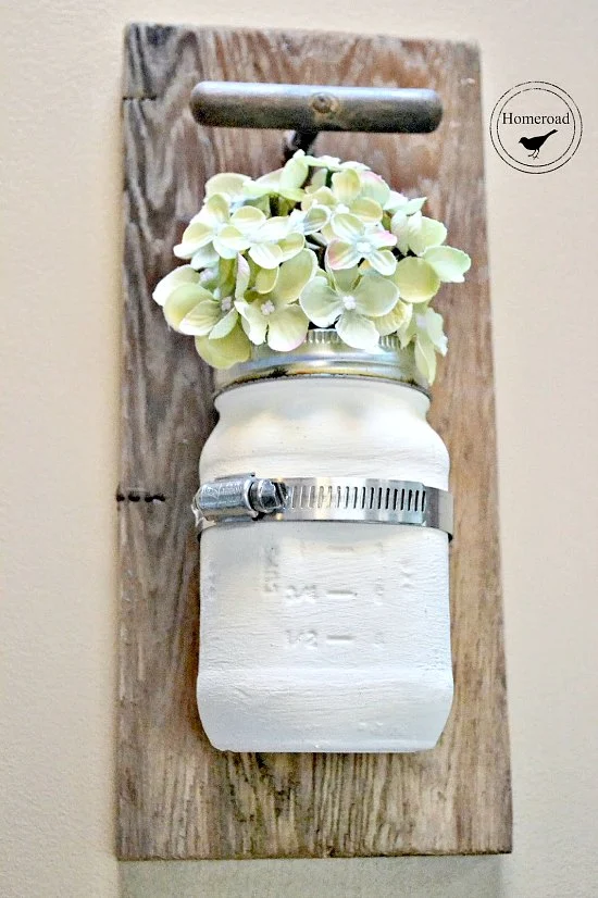 Farmhouse Style Hanging Mason Jar Vase