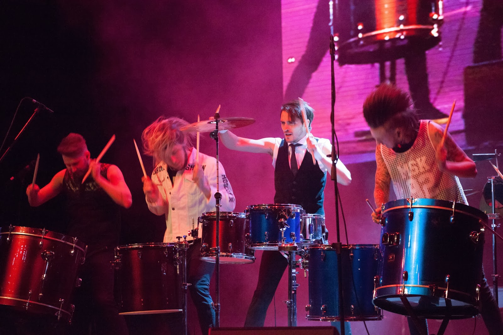 барабан для парада. Drumcraft dpd-6. кид рок барабанщик. малый барабан музыкальный инструмент в оркестре. ринго старр на барабанах рисунок.