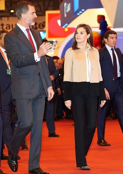 Queen Letizia wore Hugo Boss Jadabia Wool Cashmere Color Jacket, Queen Letizia wore Uterqüe Salon Shoes
