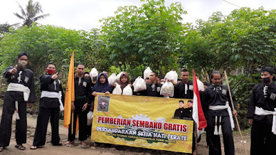 PSHT RANTING PITURUH BERIKAN BANTUAN PAKET SEMBAKO