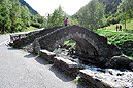 4 Fotografías del puente románico de Ordino, Andorra