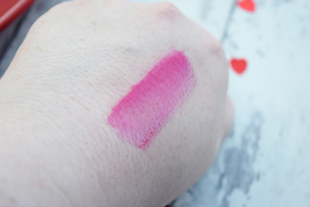 Marc Jacobs Beauty Enamoured Hi-Shine Gloss Lip Lacquer in Hot Hot Hot Swatch