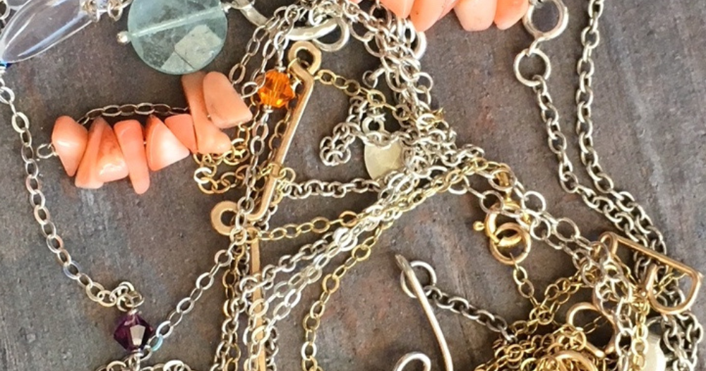 Aziza Jewelry Keep Chains From Tangling