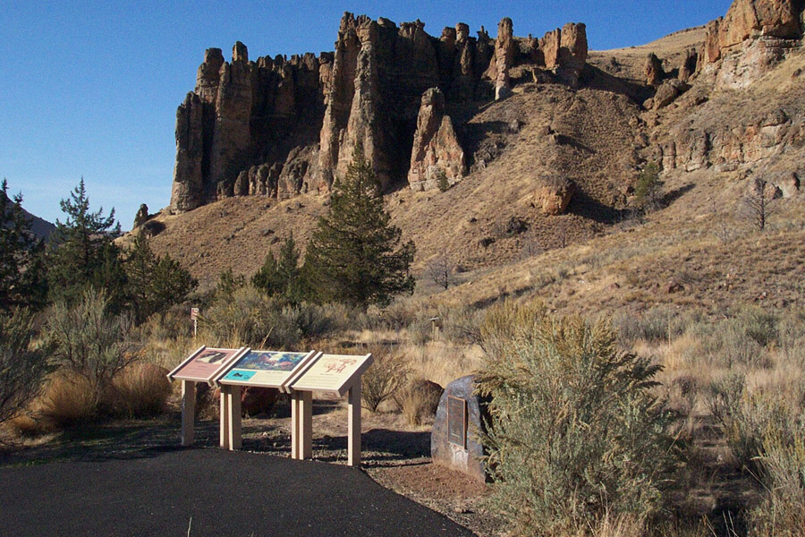 LARRY'S RAMBLE John Day Fossil Beds National Monument....