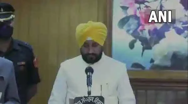 News, National, India, Punjab, Politics, Political party, Congress, Chief Minister, Rahul Gandhi, Trending, Charanjit Singh Channi takes oath as 16th chief minister of Punjab