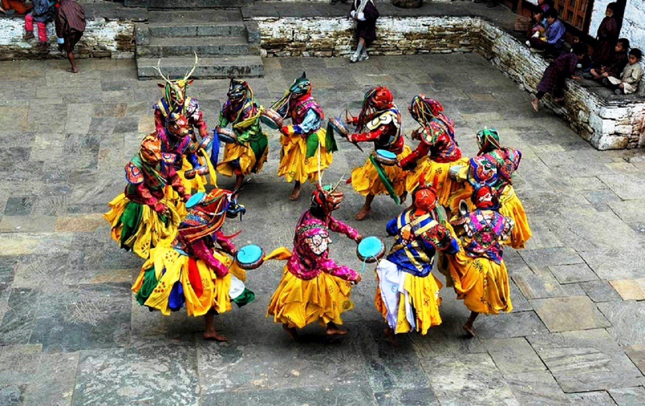 Ритуальные танцы племен. Ритуальные танцы. Ритуальные танцы народов. Религиозные танцы. Ритуальные танцы в Китае.