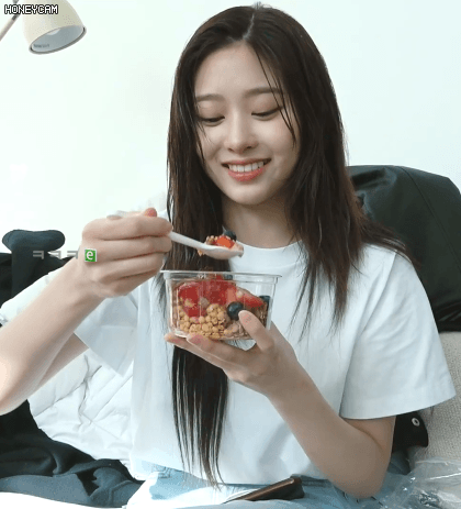 김민주 스무 살의 매력