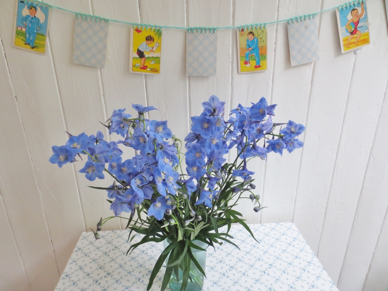 DIY crochet cards garland