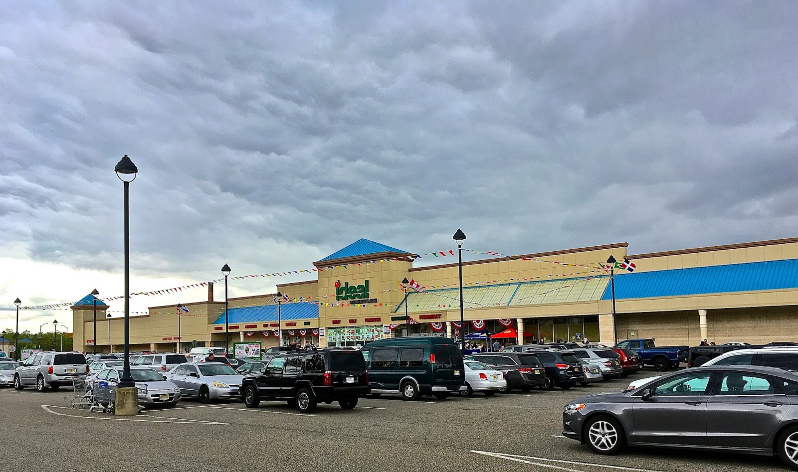 Tour Pathmark Botany Plaza, Clifton, New Jersey