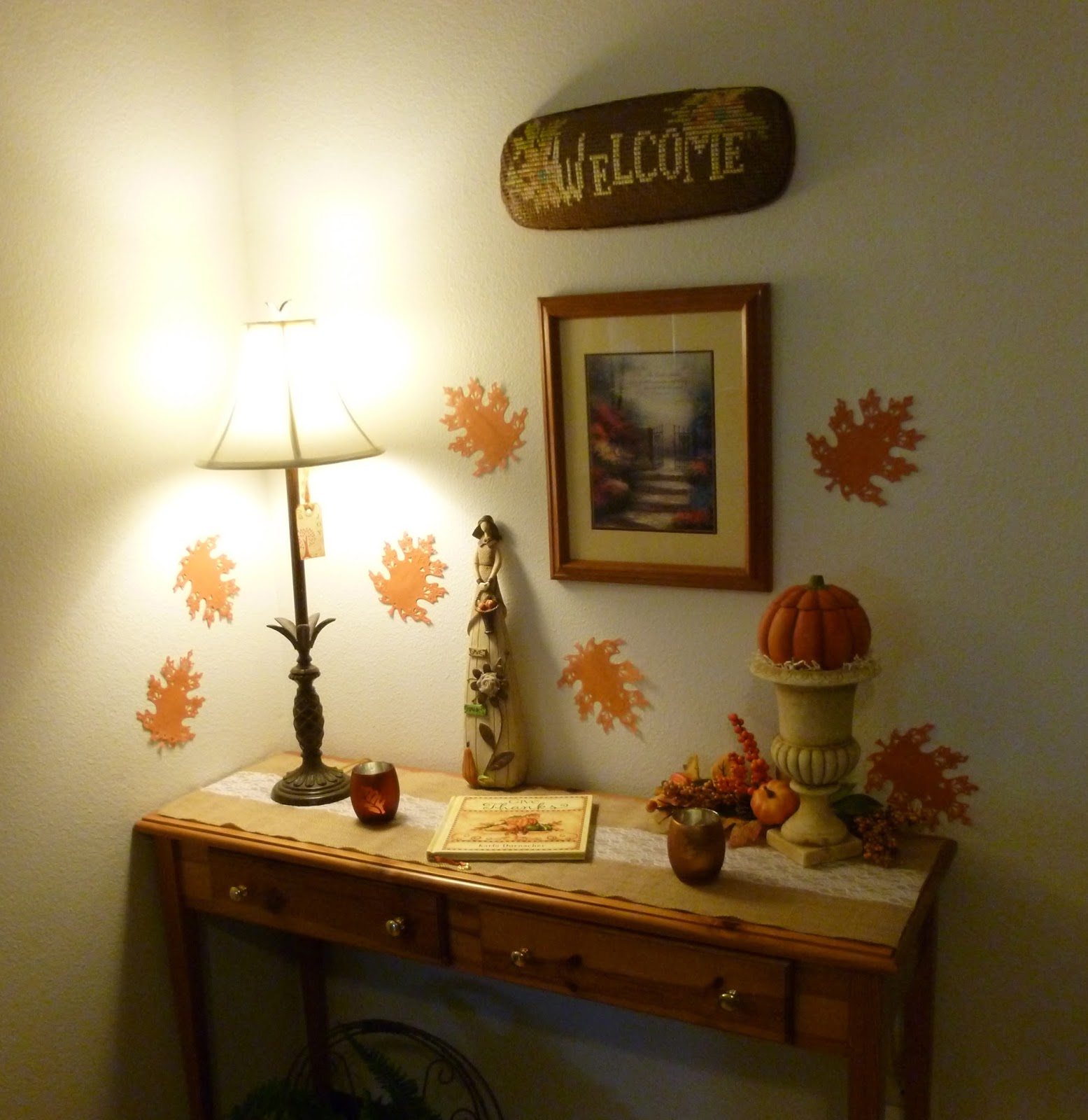 Nellie's Cozy Place Fall Sofa Table in Family room