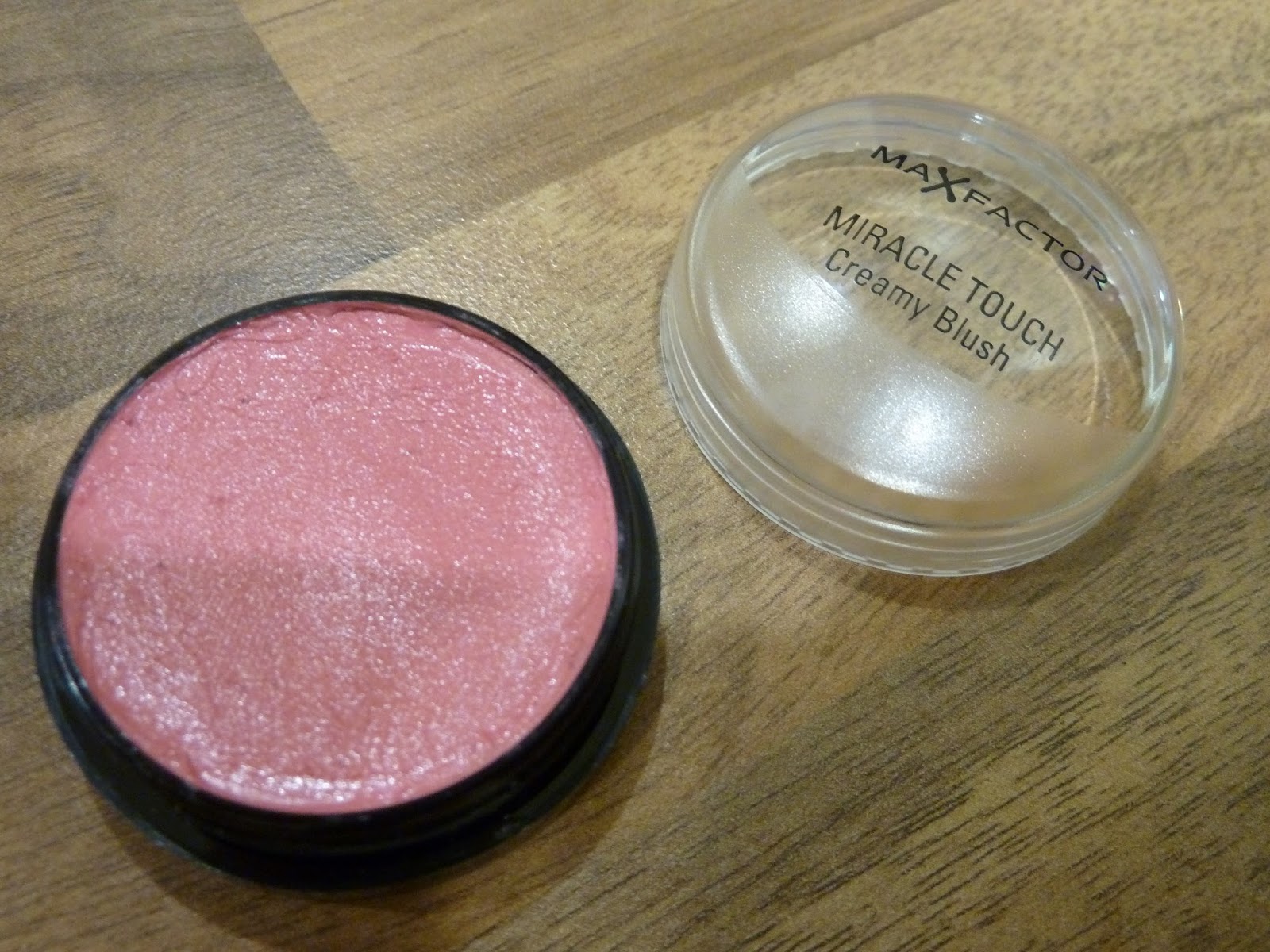 Max Factor Miracle Touch Creamy Blusher in Soft Pink