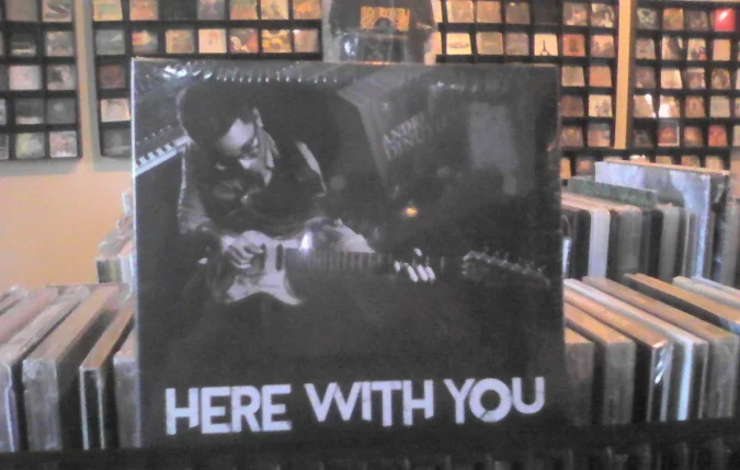  Gitaris Andre Dinuth Rilis Album Solo Gitar "Here With You”