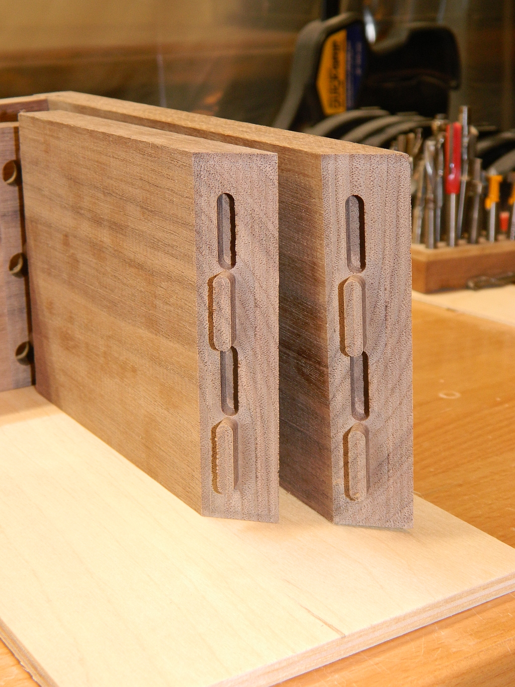 4D Furniture Thoughts A Simple Box, with Four Different Corner Joints.