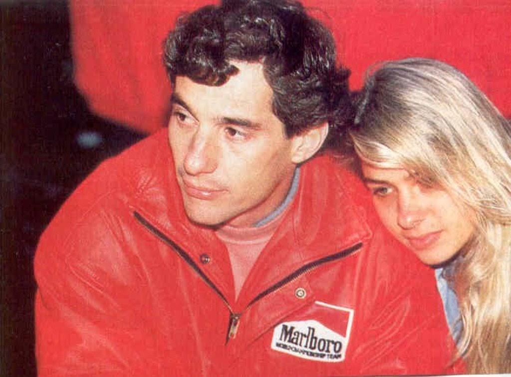 Ayrton Senna: Ayrton Senna Apresentava Adriane Galisteu em Todo Lugar