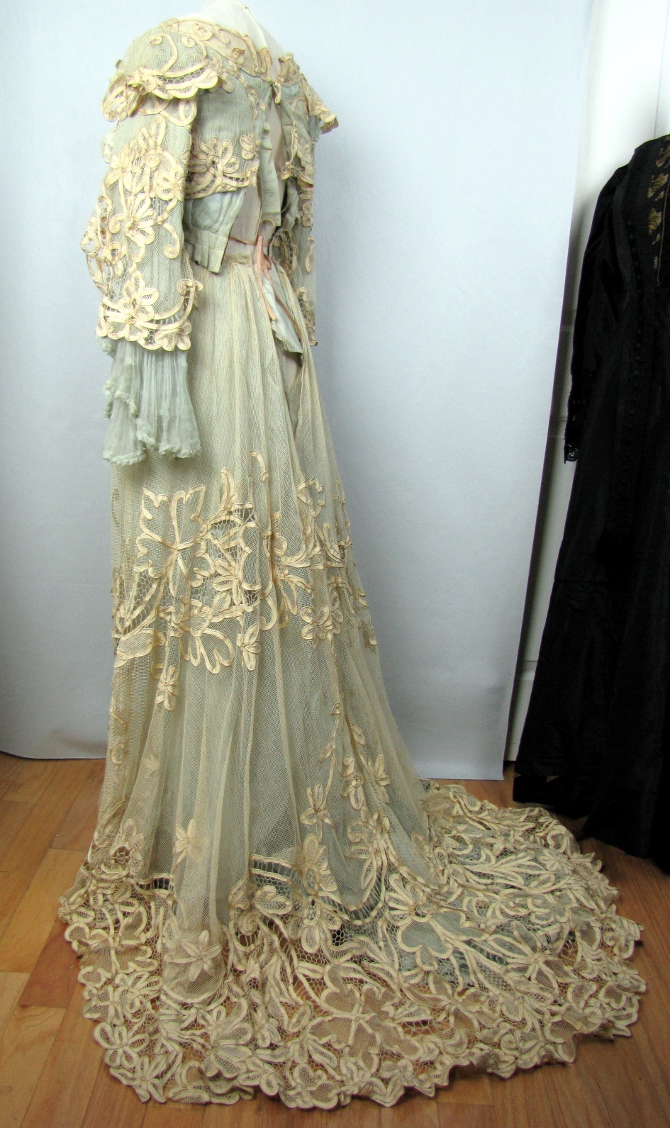 Love Fashion Love Vintage: Victorian and 1920's Dresses