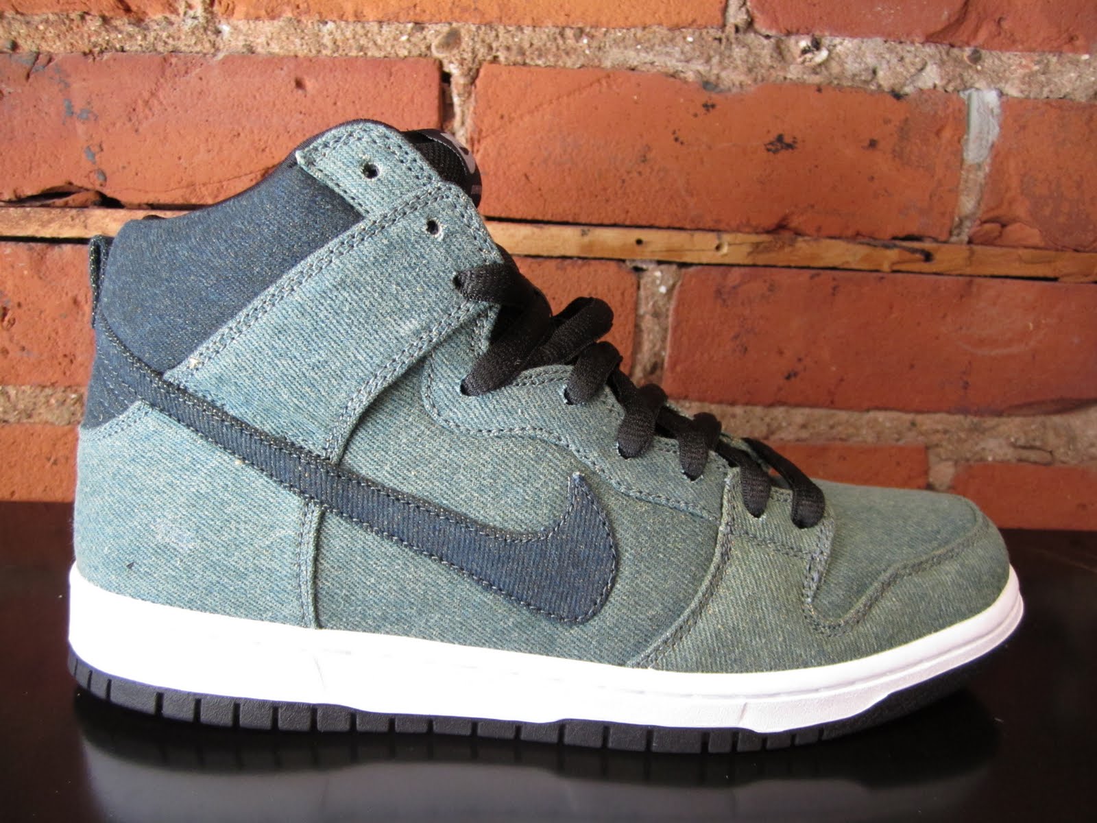 FLAT SPOT SKATE SHOP: NIKE SB DUNK HIGH BLUE JEAN