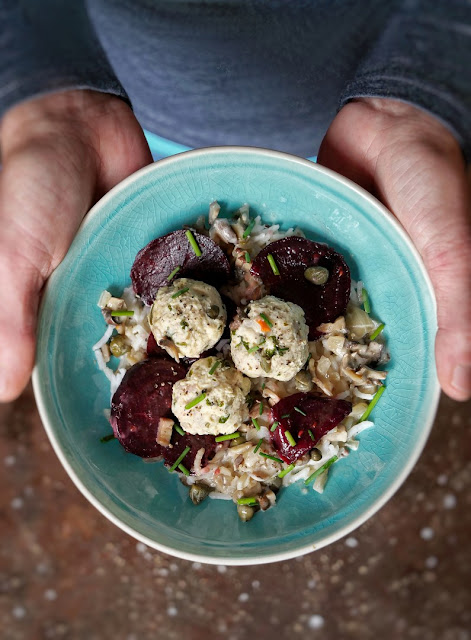 Königsberger Klopse mit Roter Beete und Basmati Reis.