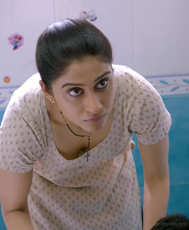 Regina Cassandra Cleavage,Regina Cassandra Downblouse, Regina Cassandra  boobs, Regina Cassandra  tits