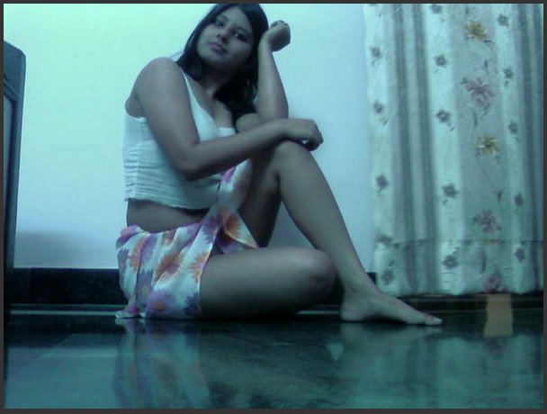 Indian teen girls hot and sexy pictures taken around parties, bedrooms, homes and bathrooms