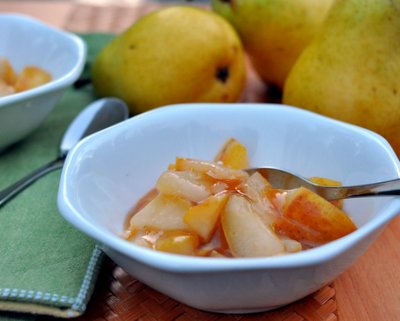 Easy-Easy Pear Sauce ♥ KitchenParade.com, simple skillet sauce, just pears, maple syrup and a little ginger.