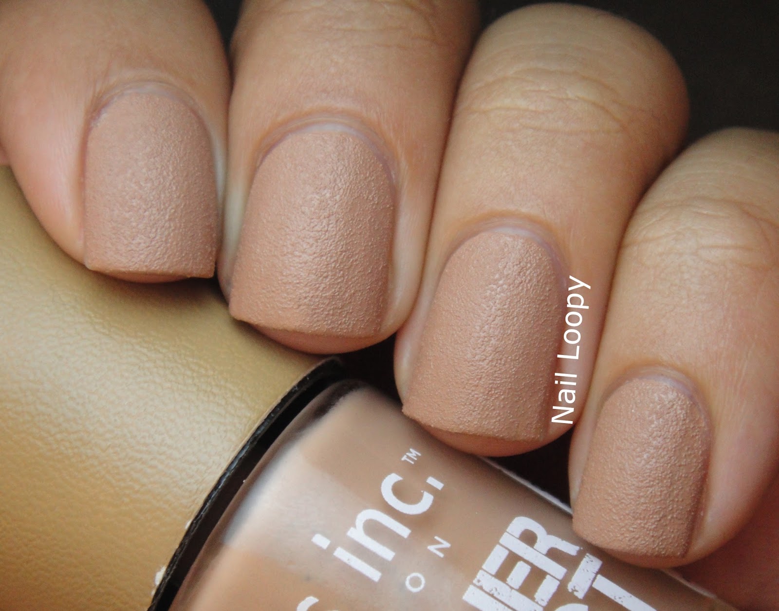 nail loopy NAILS INC LEATHER EFFECT SOHO MEWS