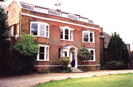 Hill place. Hill place. Hill place. дом где жил чарльз диккенс. посёлок диккенса.