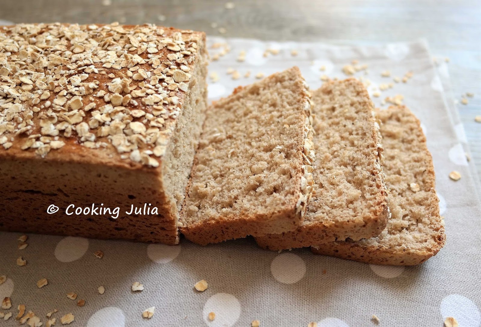 COOKING JULIA PAIN AUX FLOCONS D