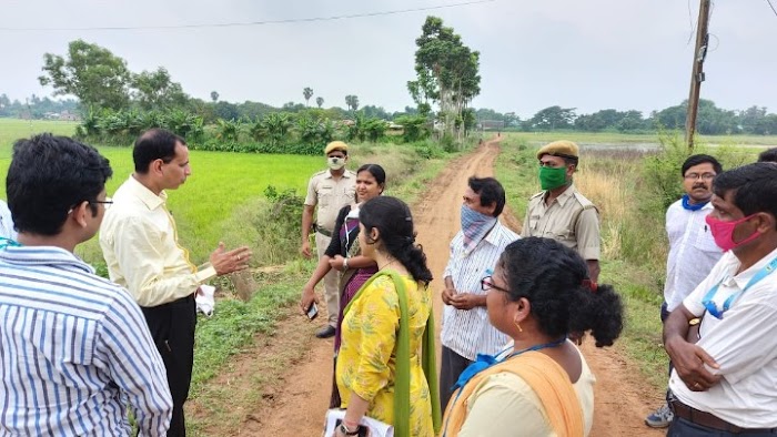 পূর্ব বর্ধমানে ১০০ দিনের প্রকল্পে ঘাস ছিঁড়েই মিলছে টাকা, সরব বিরোধীরা