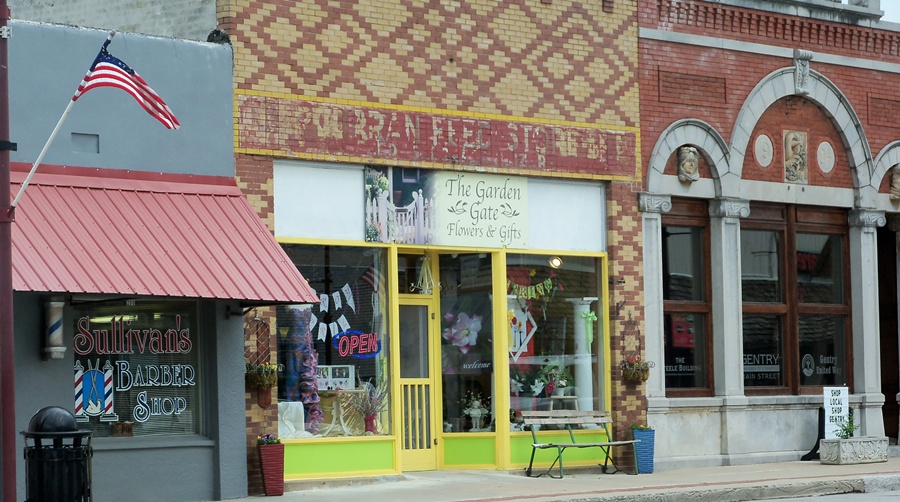 Ozarks sew n' sews: Stitching away and a fun day