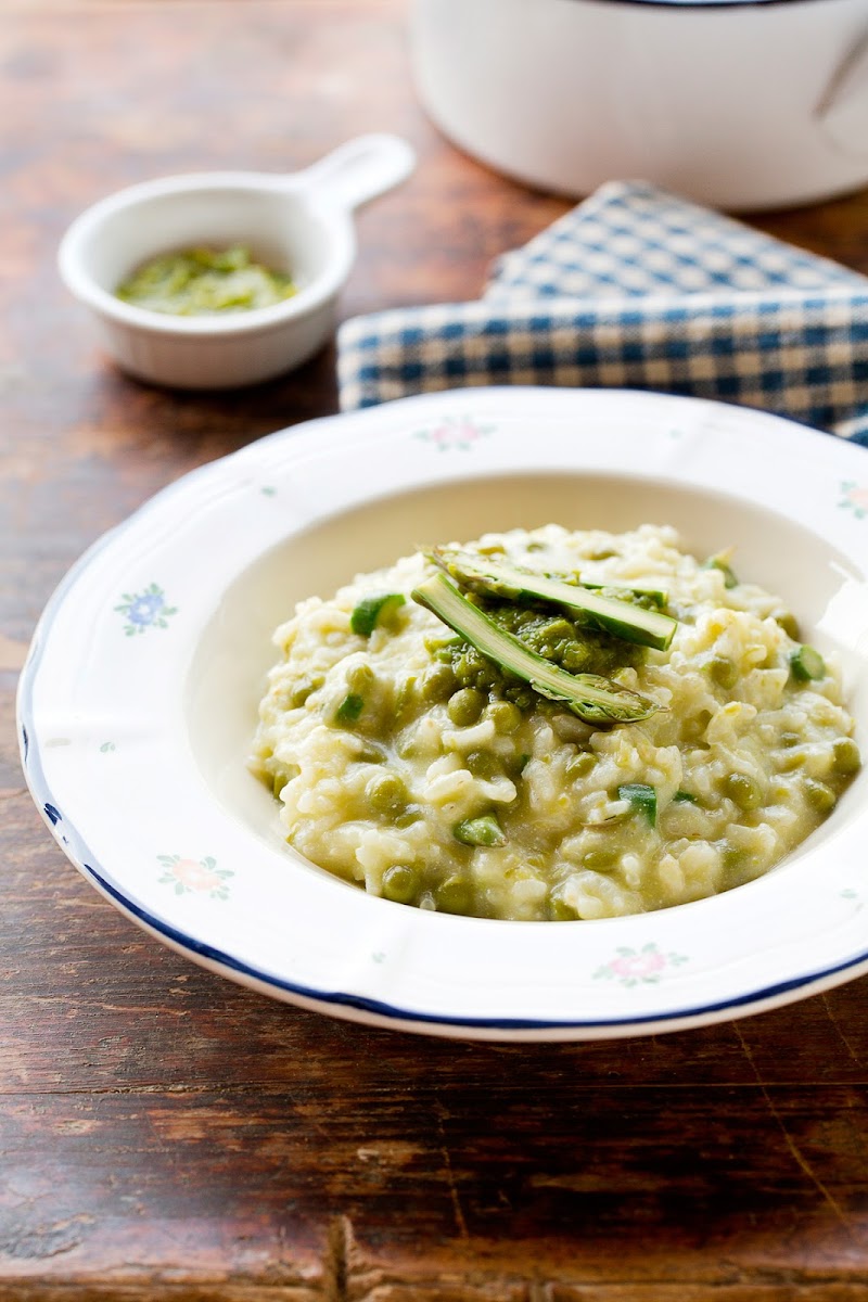 Risotto con Asparagi, Piselli e Caprino / menta e liquirizia