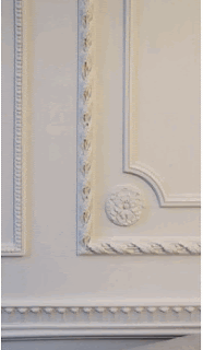 Modanatura elemento orizzontale o verticale decorativo e ornamentale di una cornice o parete, leggermente sporgente