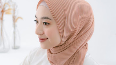 Hanya Dengan Hijab Plisket Murah, Ubah Penampilan Jadi Lebih Elegan