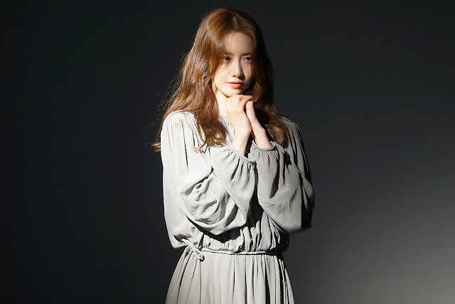 SNSD YoonA Big Issue Behind Pictures