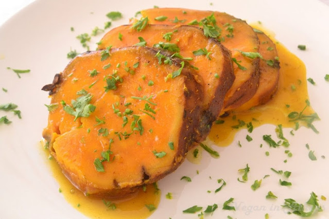 Κόκκινες γλυκοπατάτες φούρνου με πορτοκάλι και τζίντζερ