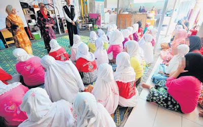 Pusat Kebahagiaan Wanita dan Remaja (Kewaja)