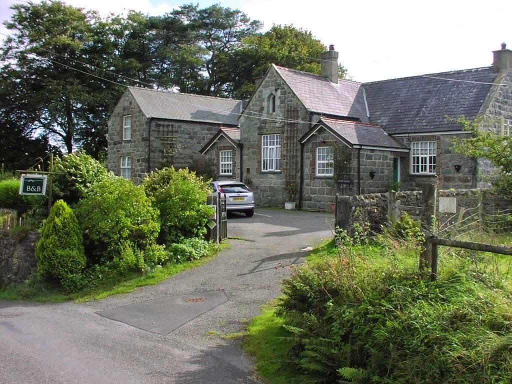 The Old School B&B, BwlchDerwin, Pant Glas, Gwynedd www