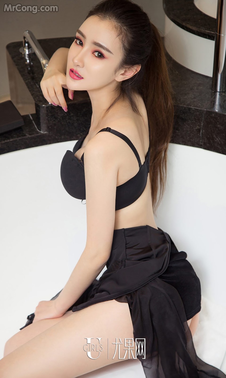 UGIRLS - Ai You Wu App No.755: Model Zi Shu Luo (子 书 洛) (40 photos)